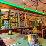 Und Restaurant Nehrener Hof 3*