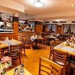 فندق Und Restaurant Nehrener Hof
