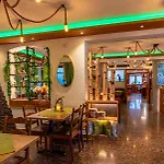 فندق Und Restaurant Nehrener Hof 3*