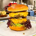 فندق Und Restaurant Nehrener Hof 3*