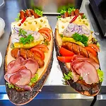 Und Restaurant Nehrener Hof فندق