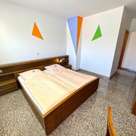Nehrener Hof 3*