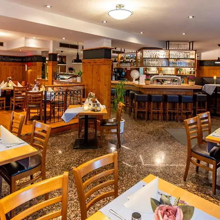 Hotel Und Restaurant Nehrener Hof 3*