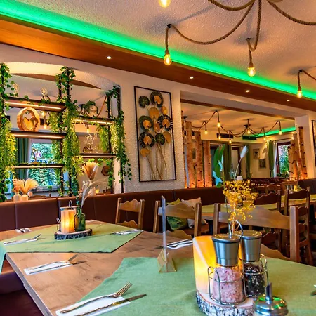 Und Restaurant Nehrener Hof 3*