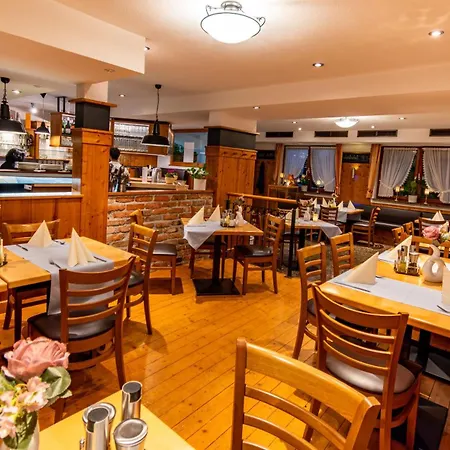 Hotel Und Restaurant Nehrener Hof