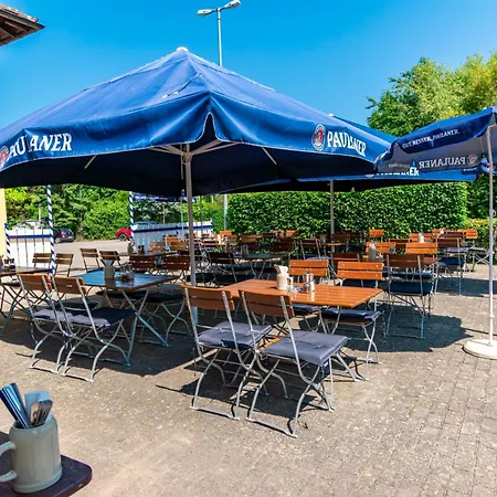 Und Restaurant Nehrener Hof 호텔 3*