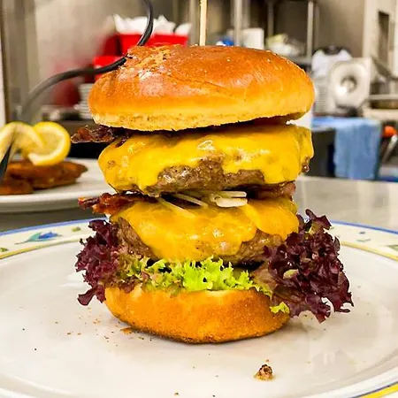 Ξενοδοχείο Und Restaurant Nehrener Hof 3*