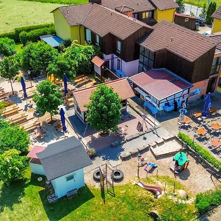 Und Restaurant Nehrener Hof 호텔 네렌