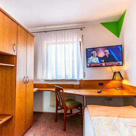 Und Restaurant Nehrener Hof 3* 네렌