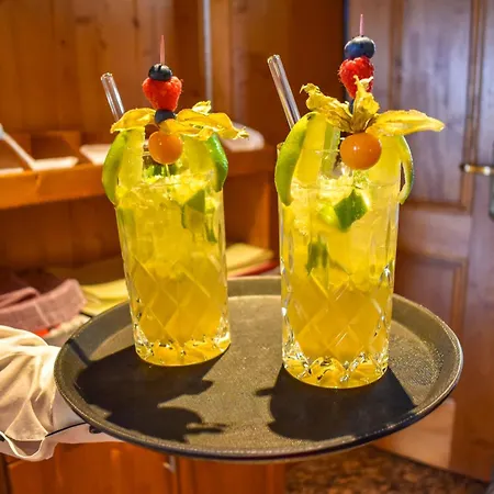 Und Restaurant Nehrener Hof 네렌