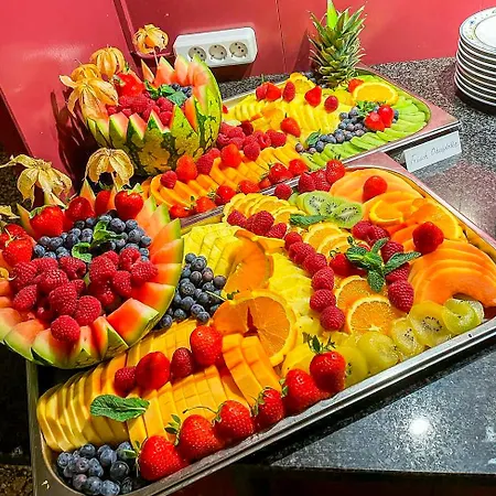 Und Restaurant Nehrener Hof 3*