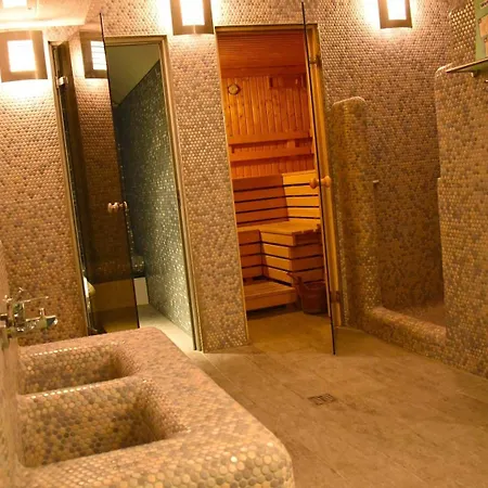 Und Restaurant Nehrener Hof 호텔