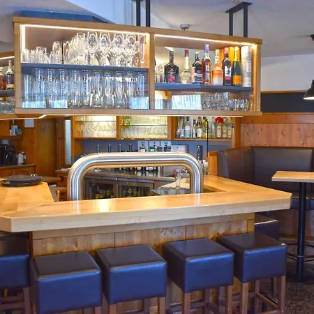 Und Restaurant Nehrener Hof 3*