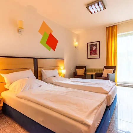 Und Restaurant Nehrener Hof 네렌