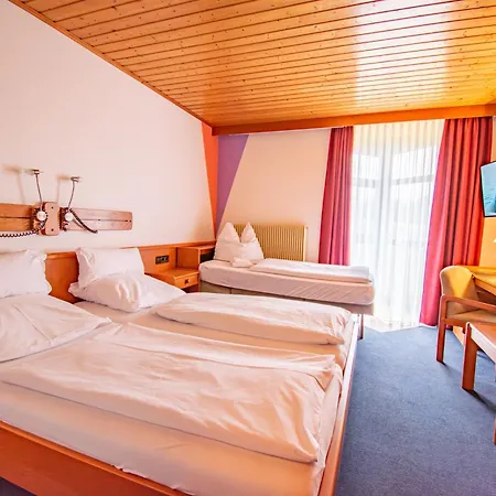 Hotel Nehrener Hof 3*