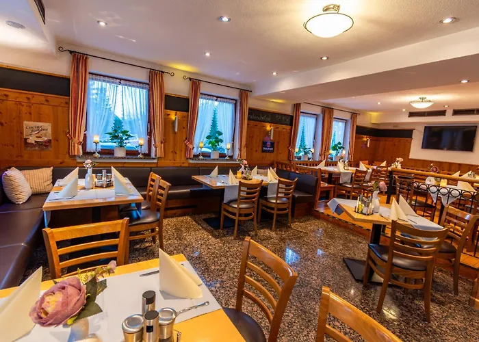 Und Restaurant Nehrener Hof ホテル