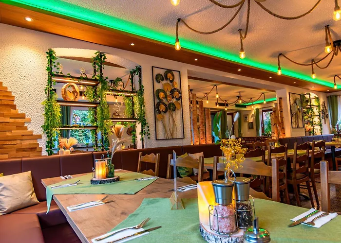 Und Restaurant Nehrener Hof 3*