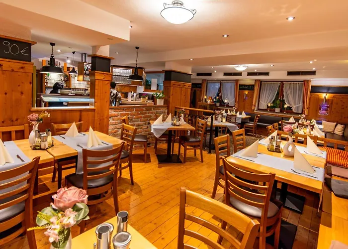 ホテル Und Restaurant Nehrener Hof