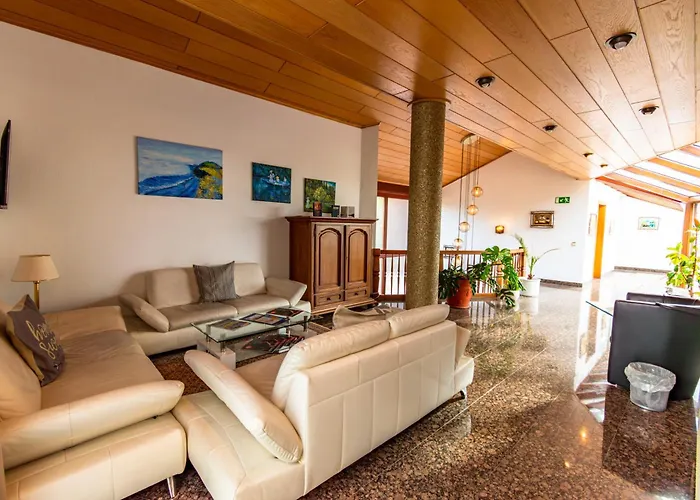 Und Restaurant Nehrener Hof ホテル