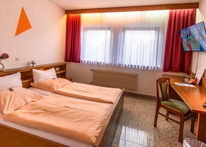 ホテル Und Restaurant Nehrener Hof