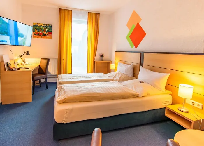 ホテル Und Restaurant Nehrener Hof 3*