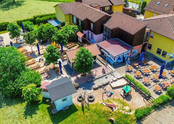 Und Restaurant Nehrener Hof ホテル Nehren