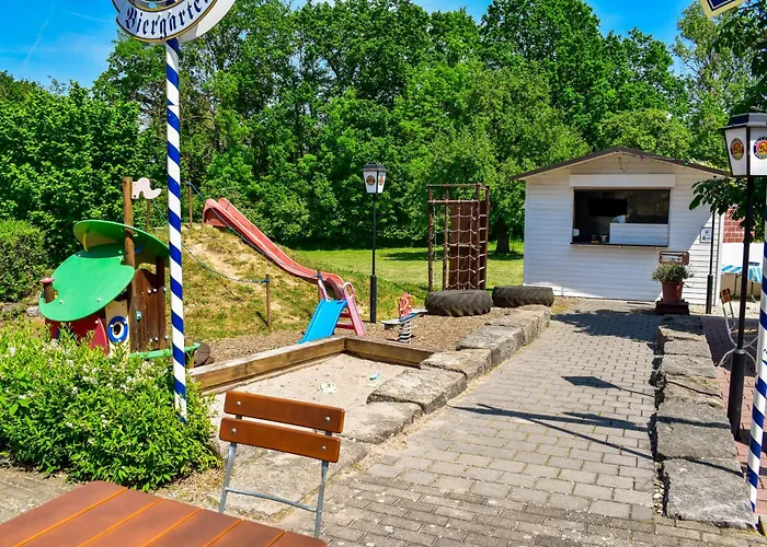 Und Restaurant Nehrener Hof ホテル Nehren