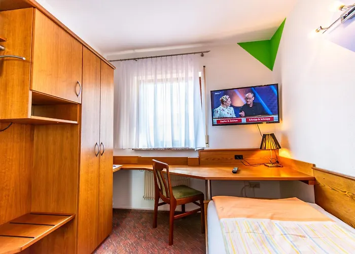 Und Restaurant Nehrener Hof 3* Nehren