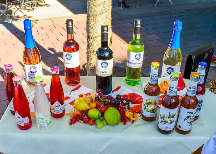 Und Restaurant Nehrener Hof ホテル 3*