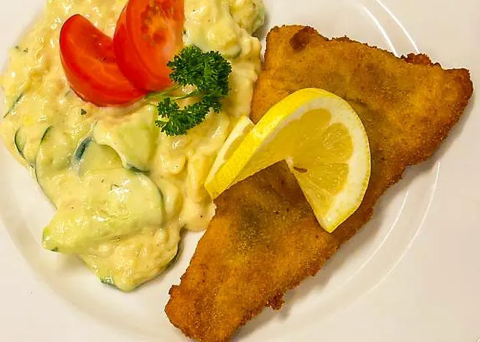 Und Restaurant Nehrener Hof ホテル Nehren