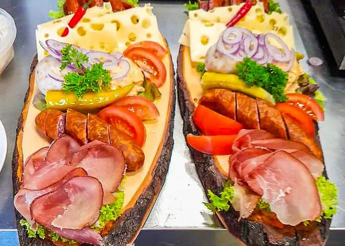 Und Restaurant Nehrener Hof ホテル