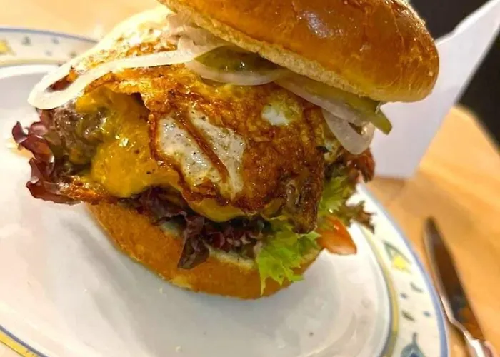 Und Restaurant Nehrener Hof ホテル 3*