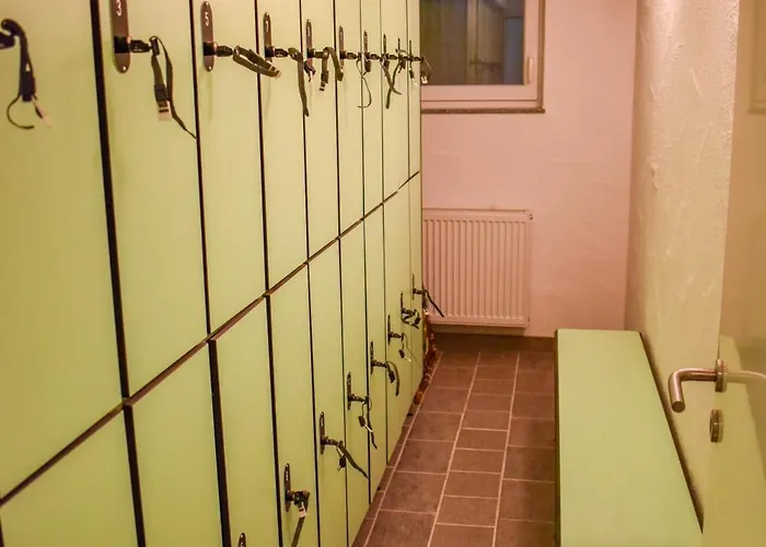 Und Restaurant Nehrener Hof ホテル 3*